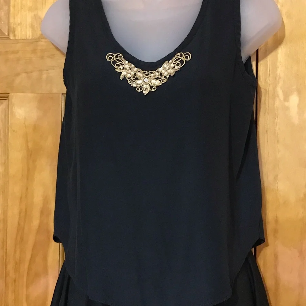 Langtry Dressy Tank Top Blouse Gold & Pearl Embellishment
Camisole 
Small 4 - 6 - Picture 8 of 14